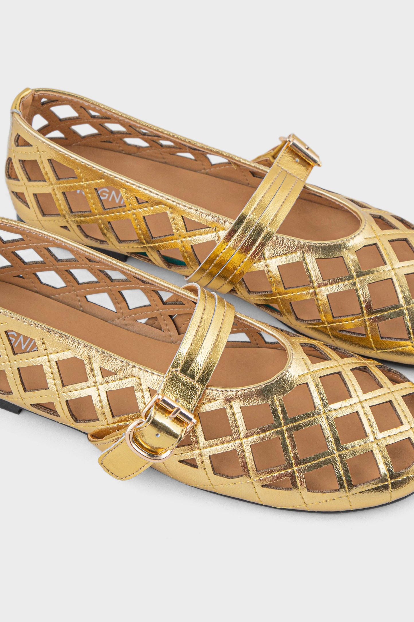 Order Casual Pumps IC6021-Gold | Premium Women Shoes UAE