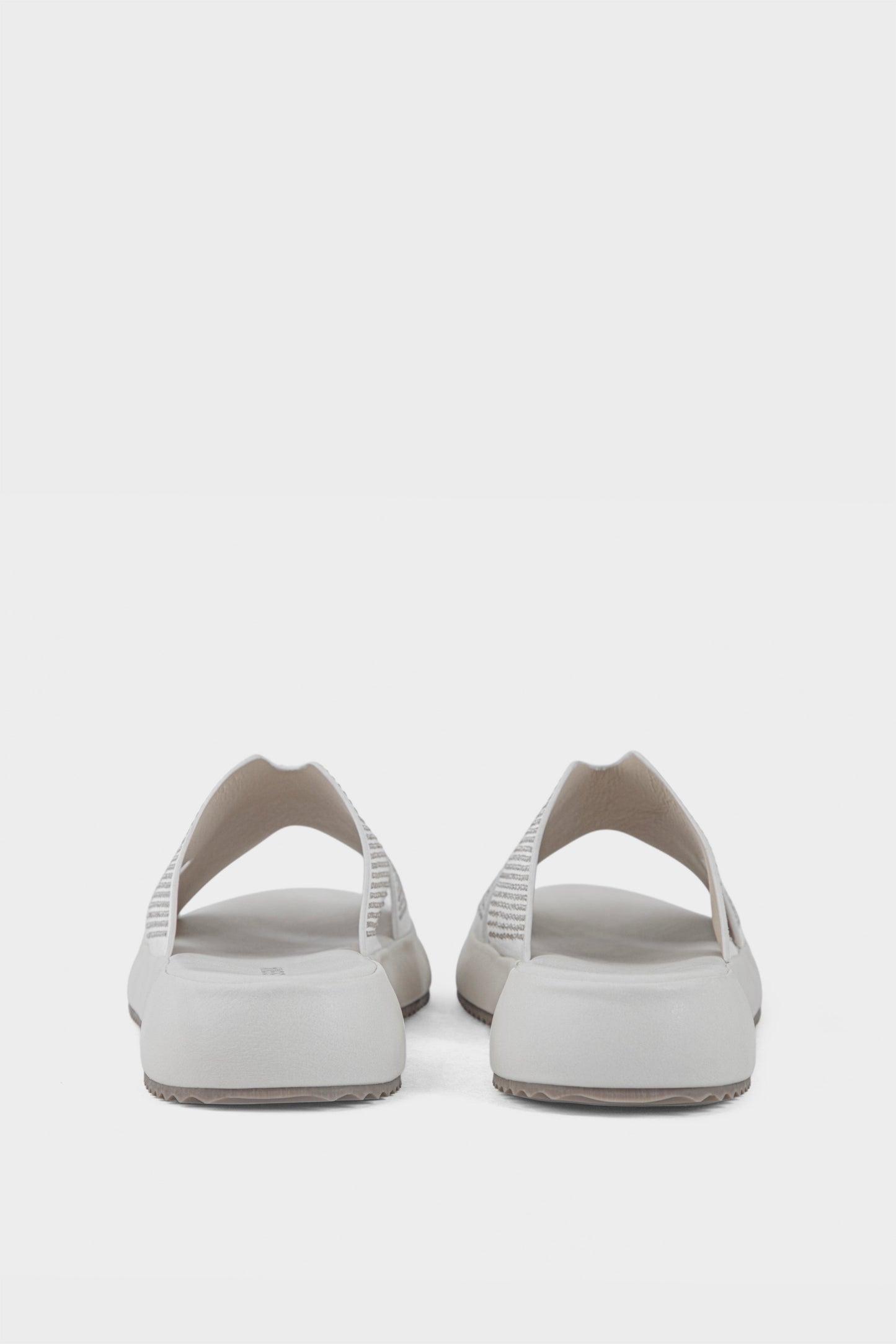 Buy Comfort Slip On IK0101-Beige | My Insignia UAE