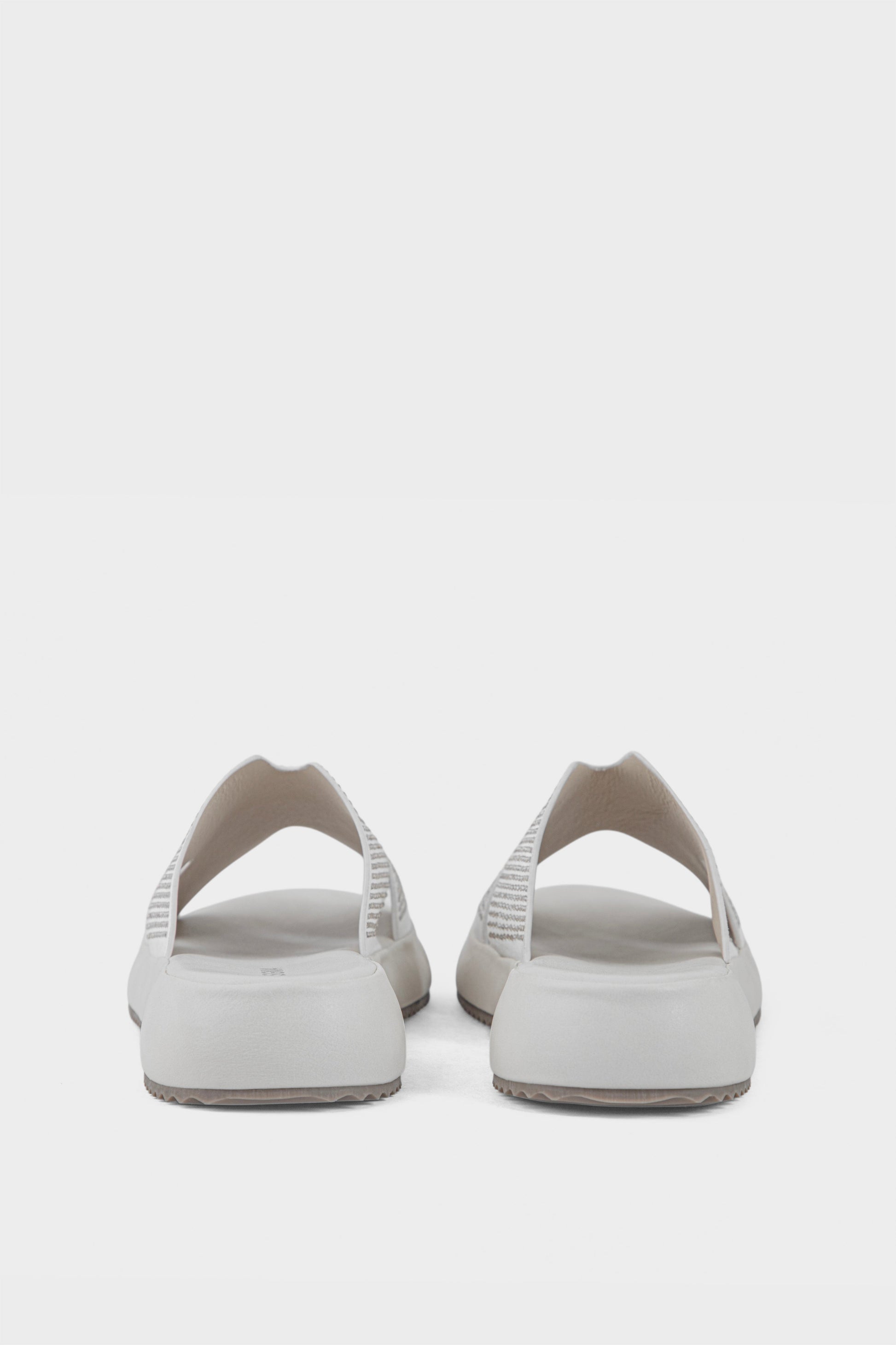 Buy Comfort Slip On IK0101-Beige | My Insignia UAE