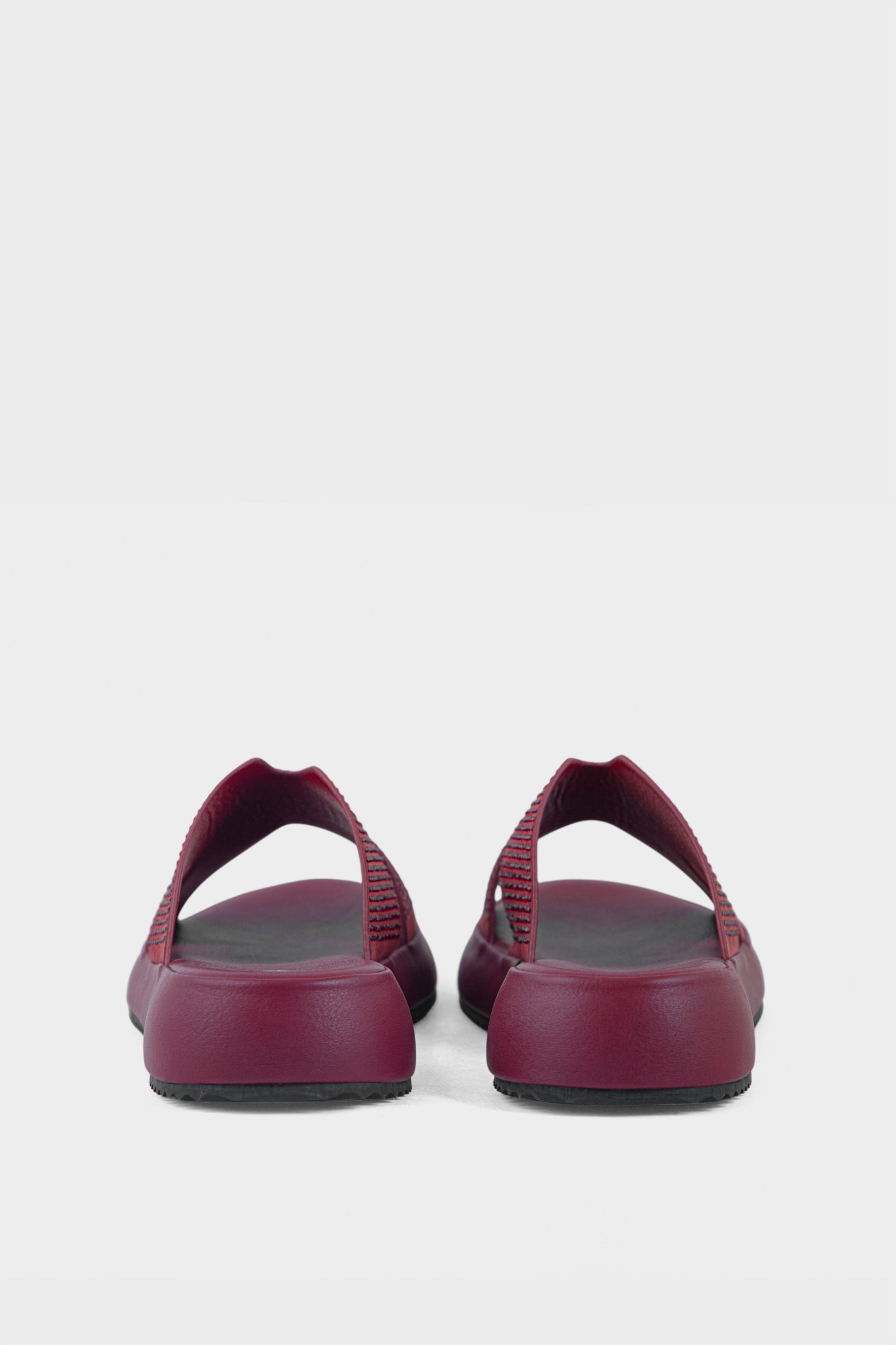  Comfort Slip On IK0101-Maroon | My Insignia UAE
