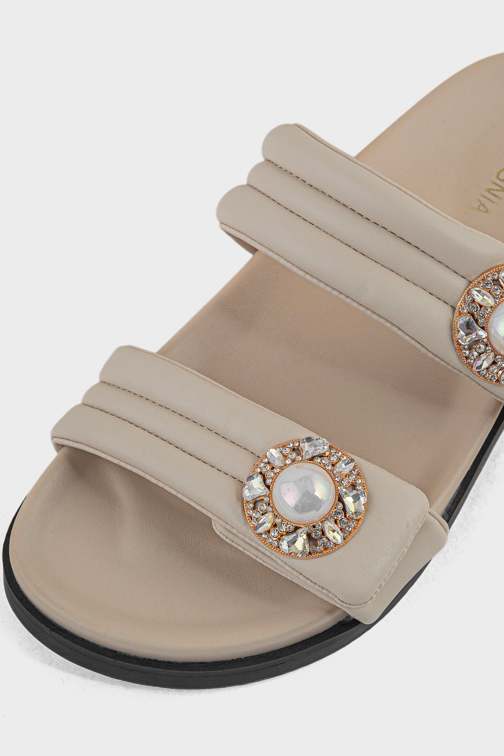 Order Comfort Slip On IK0106-Beige | Premium Women Shoes UAE