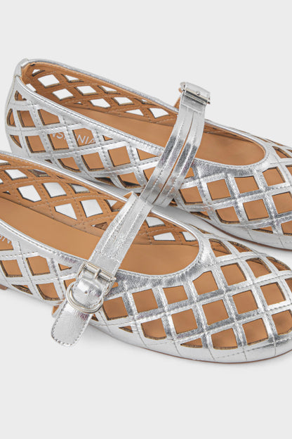 Shop Casual Pumps IC6021-Silver | Premium Women Shoes UAE